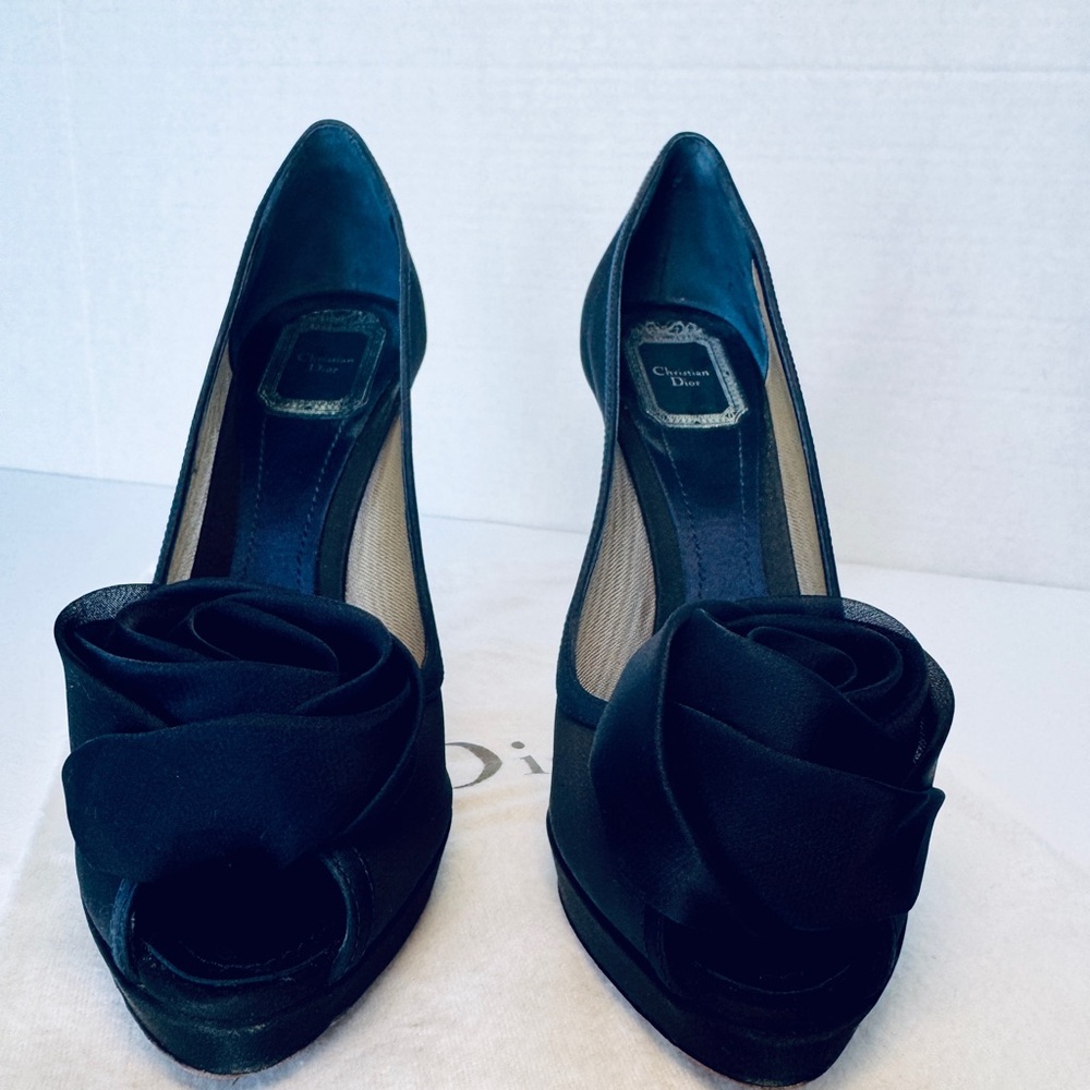 Christian Dior Midnight Blue Peep-Toe Heel w/stunning flower detail. Worn once. - Picture 2 of 7